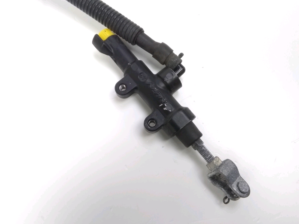 MAITRE CYLINDRE FREIN AR COMPLET