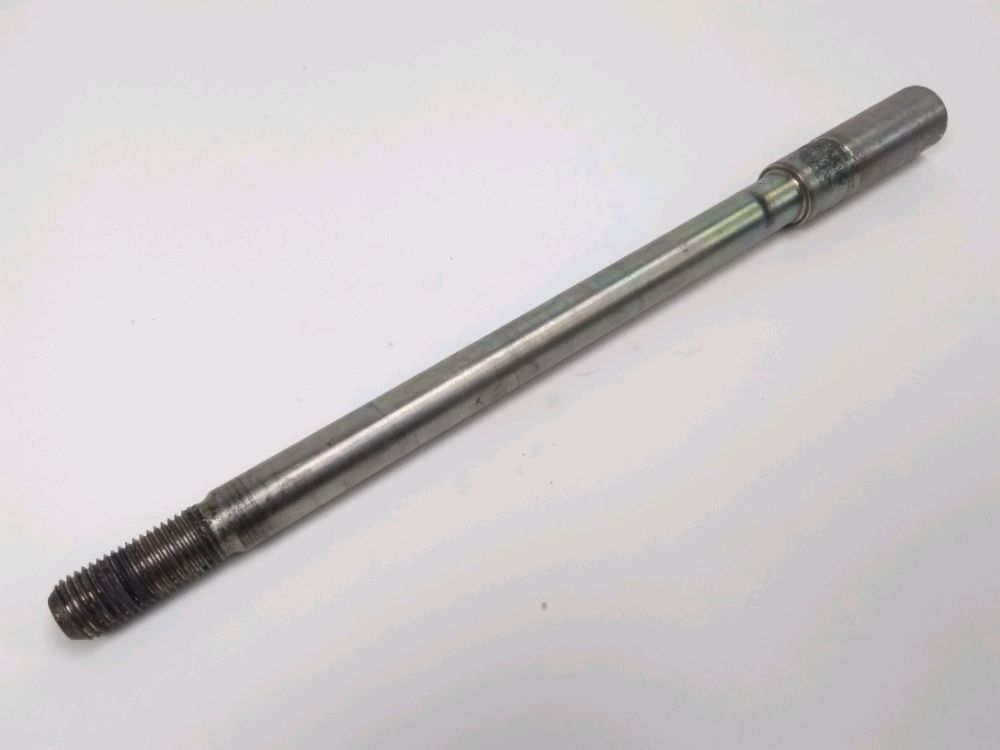 AXE DE ROUE AVANT