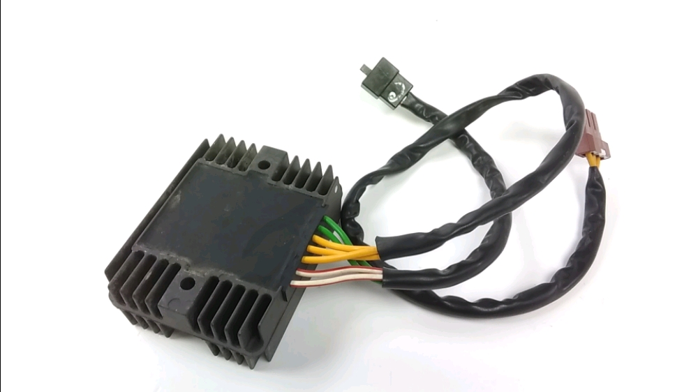 REGULATEUR DE TENSION