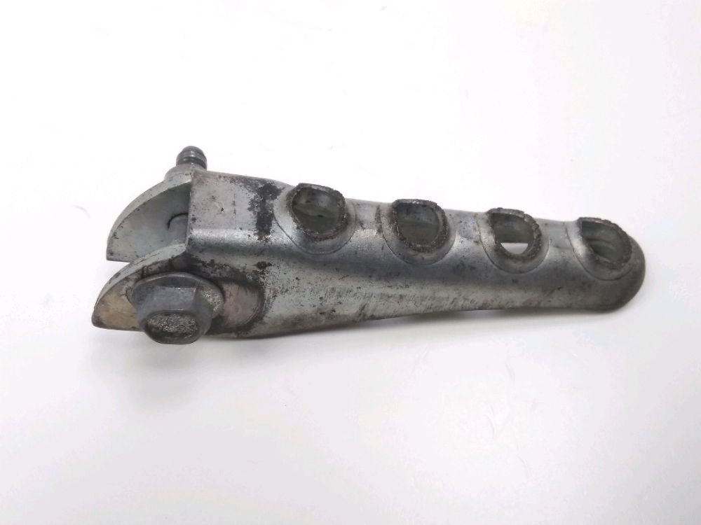 Repose pieds arriere droit