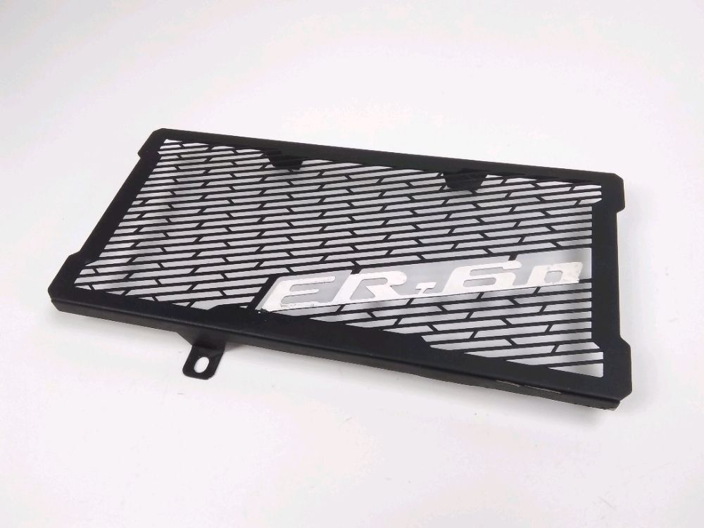 GRILLE DE RADIATEUR