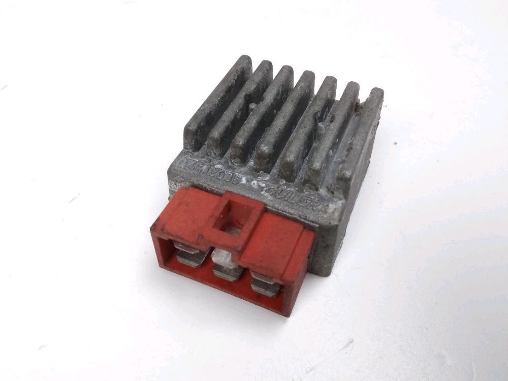REGULATEUR DE TENSION