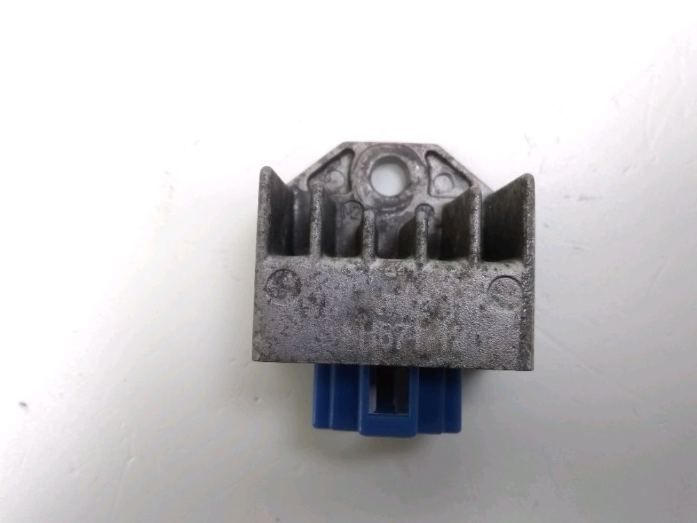 REGULATEUR DE TENSION