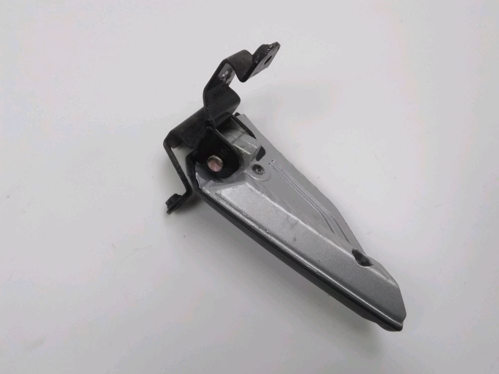 Repose pieds arriere droit