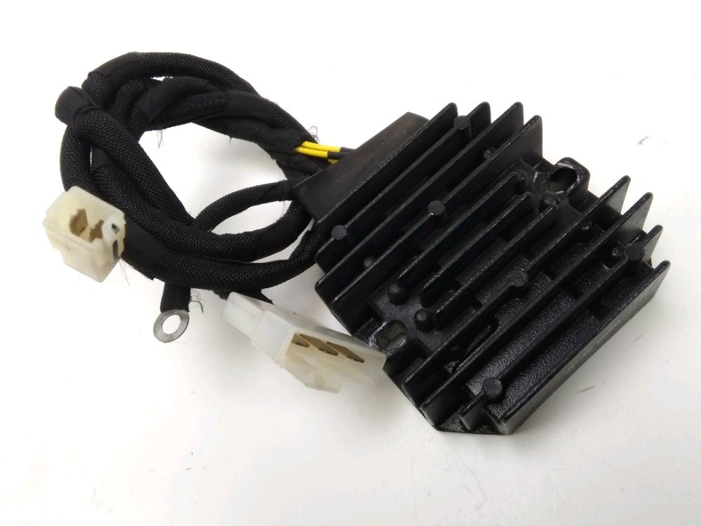 REGULATEUR DE TENSION