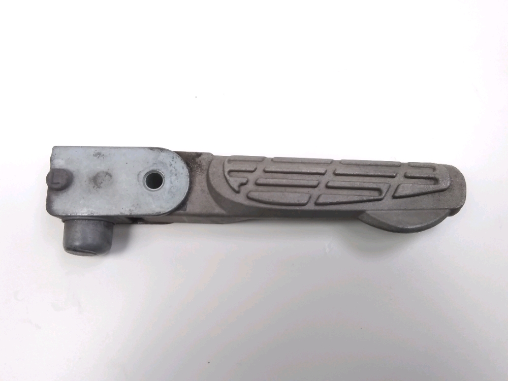 Repose pieds arriere gauche