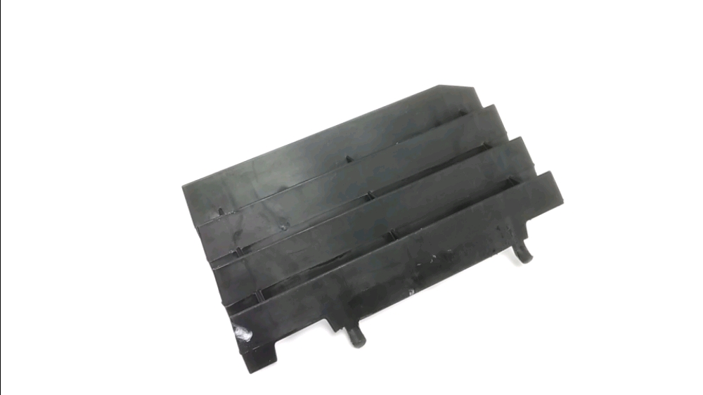 GRILLE DE RADIATEUR