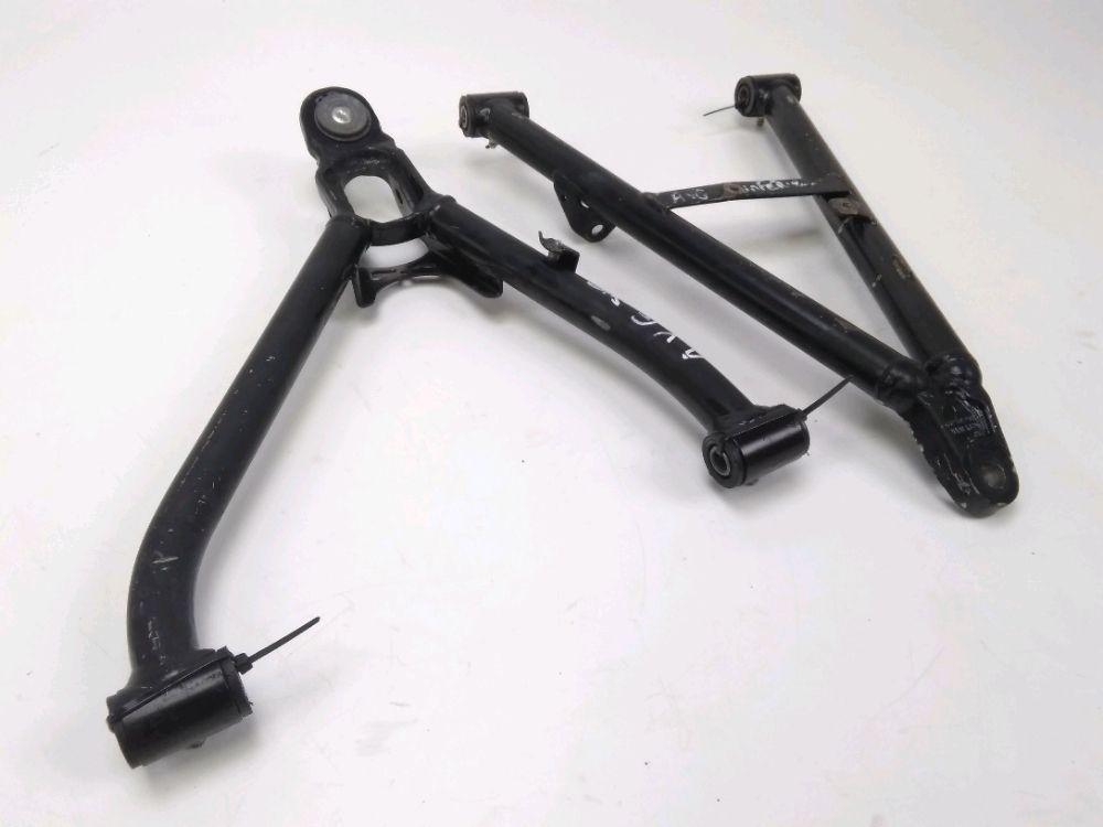 Triangle de suspension avant gauche