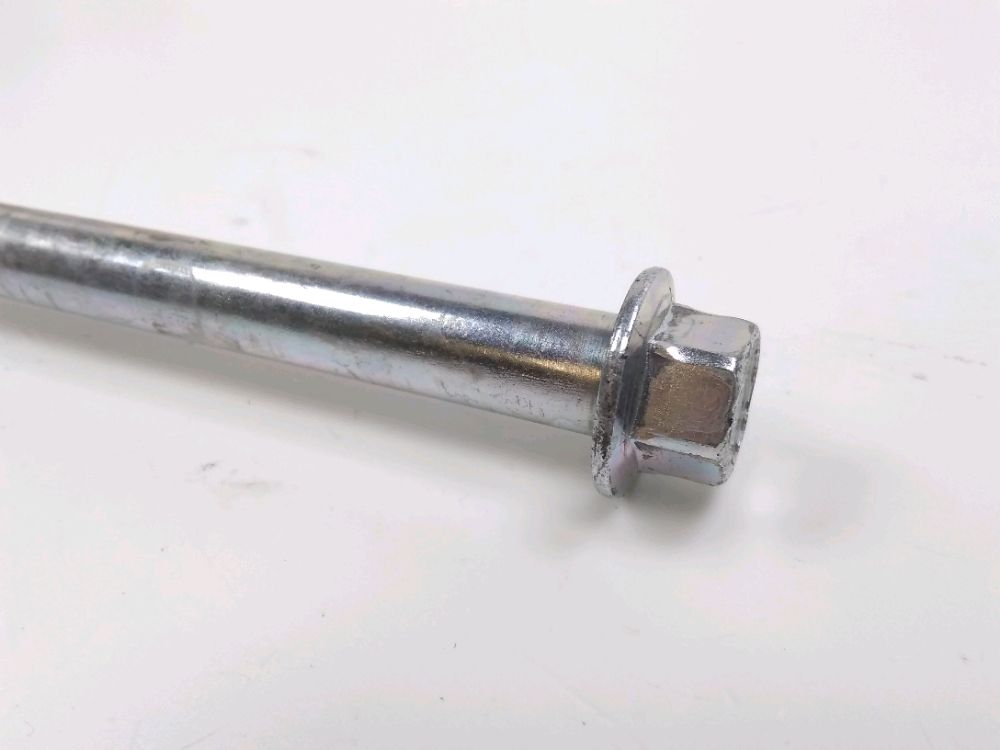 AXE DE ROUE AVANT