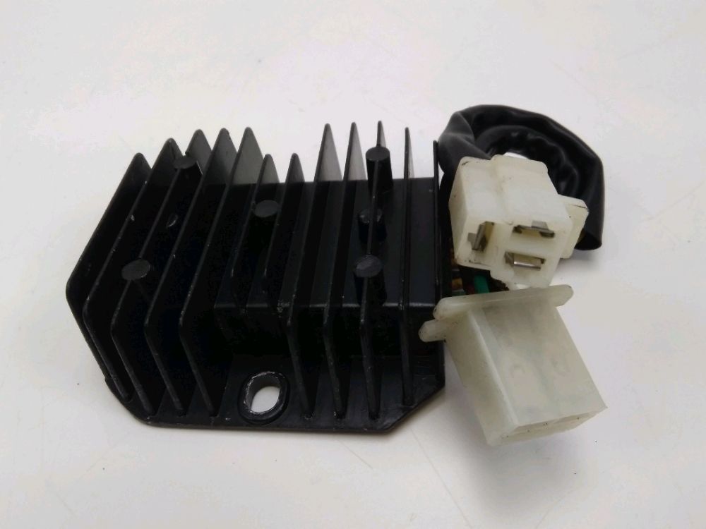 REGULATEUR DE TENSION