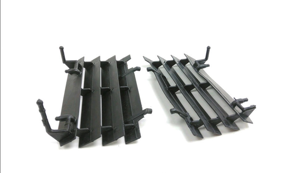 GRILLE DE RADIATEUR
