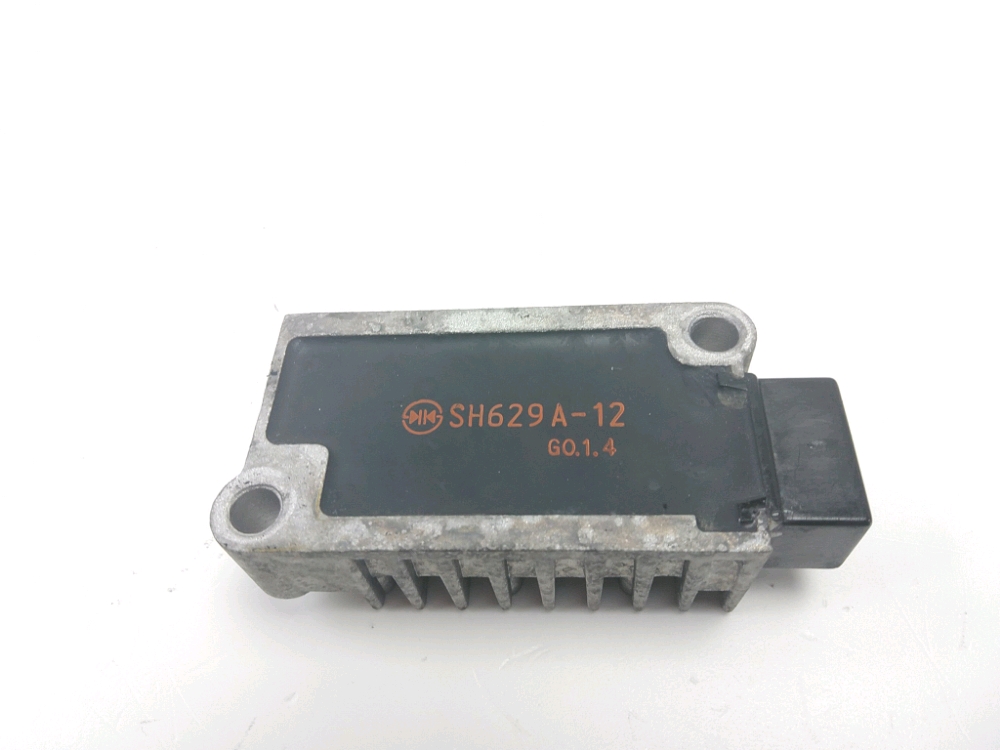 REGULATEUR DE TENSION