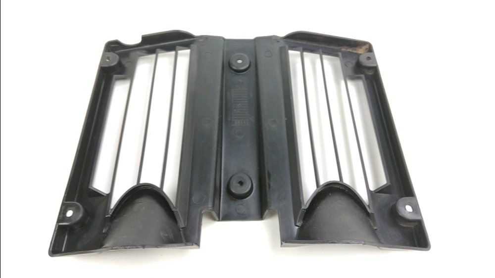 GRILLE DE RADIATEUR