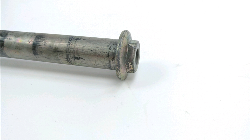 AXE DE ROUE ARRIERE