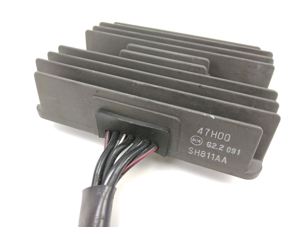 REGULATEUR DE TENSION