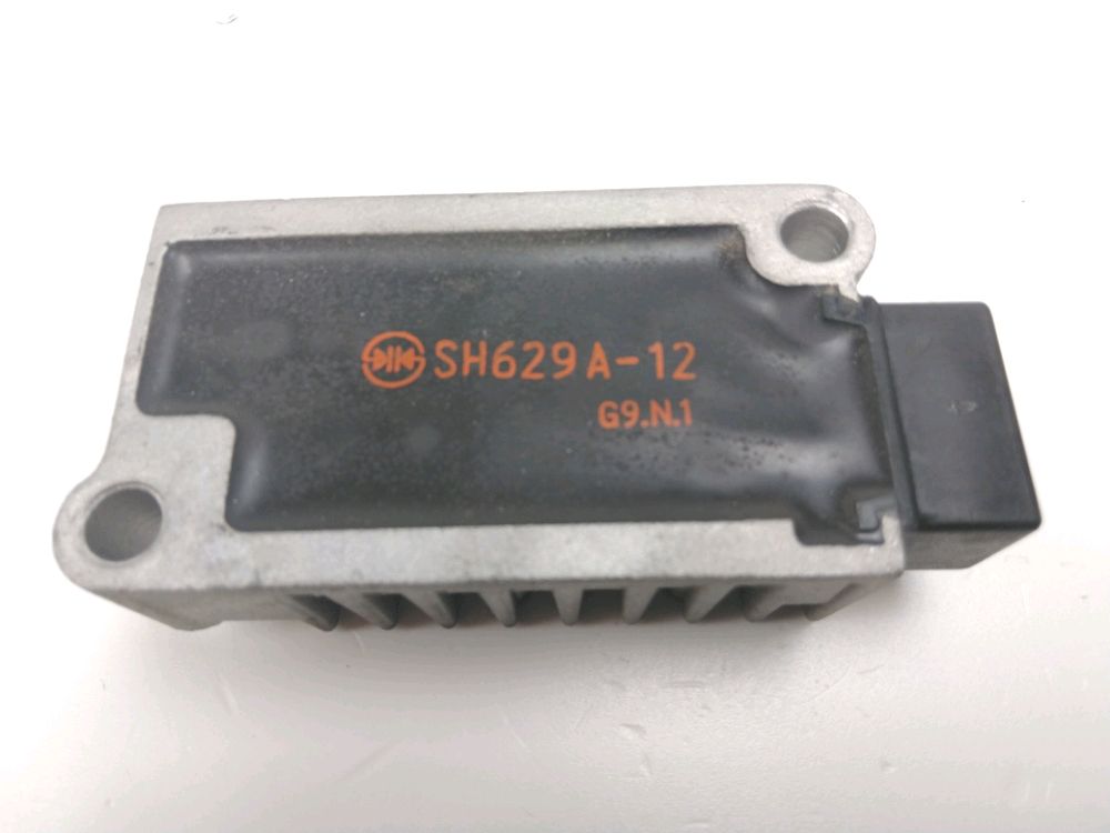 REGULATEUR DE TENSION