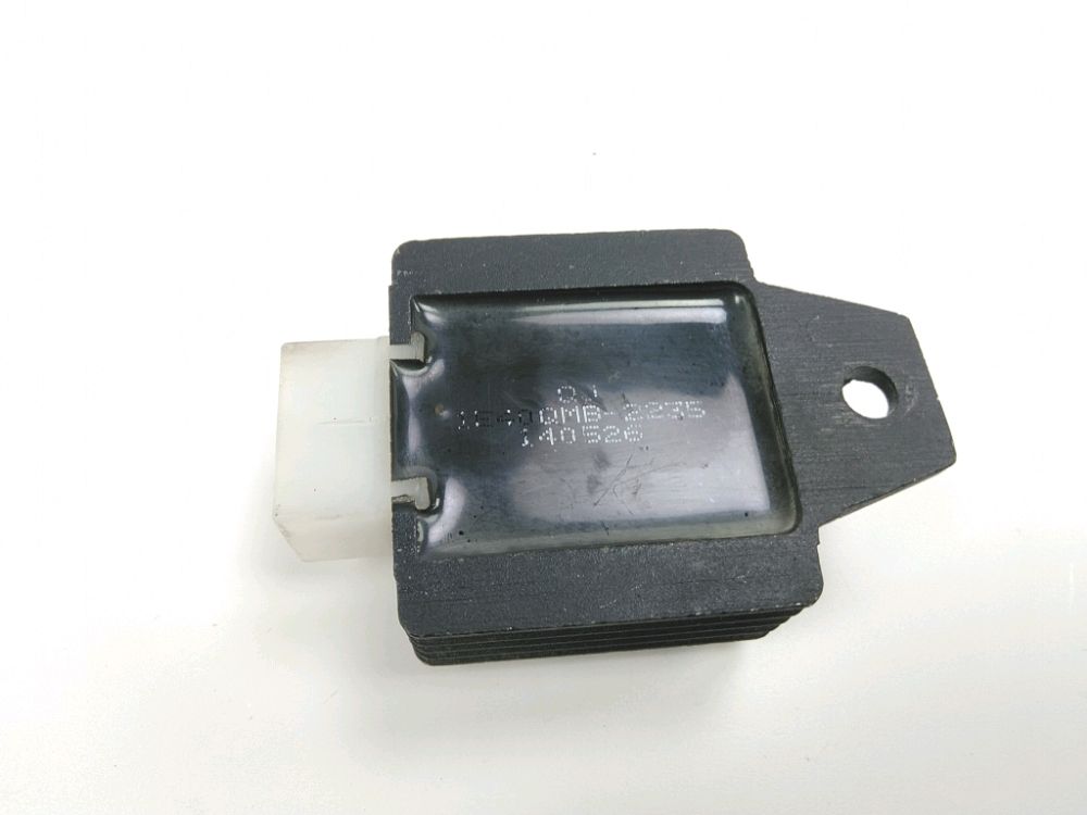 REGULATEUR DE TENSION
