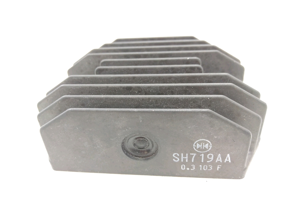 REGULATEUR DE TENSION