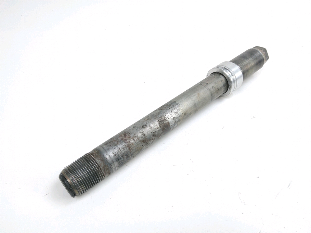 AXE DE ROUE AVANT