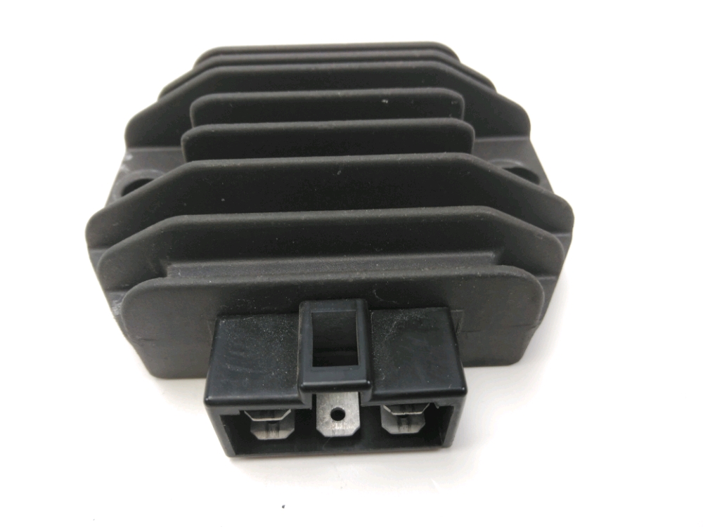 REGULATEUR DE TENSION