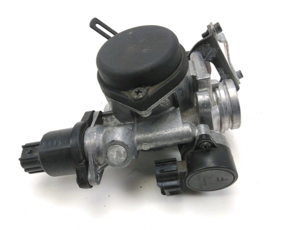 Corps d'injection droit