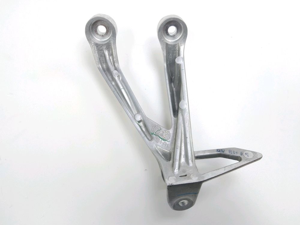 PLATINE ARRIERE DROITE COMPLETE