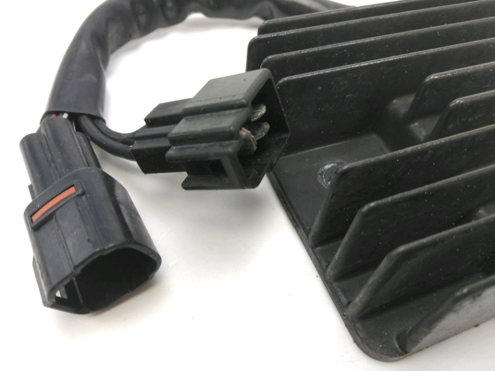 REGULATEUR DE TENSION