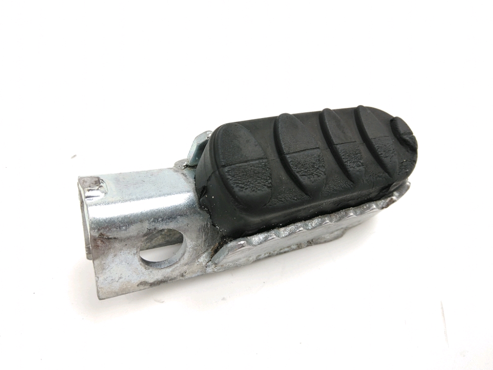 Repose pieds avant droit