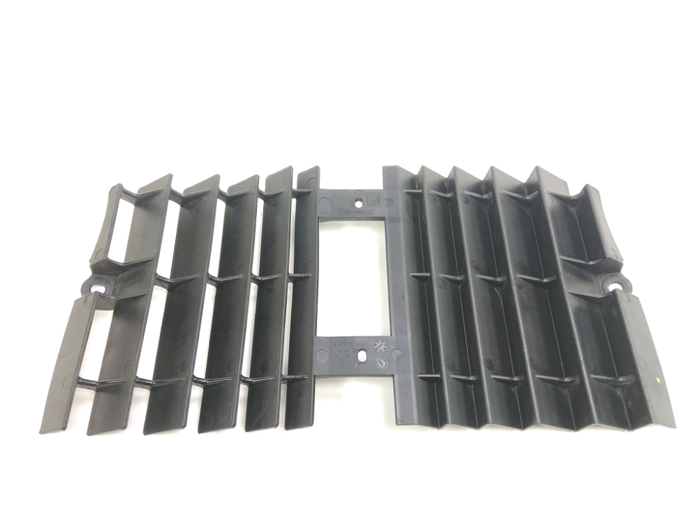 GRILLE DE RADIATEUR