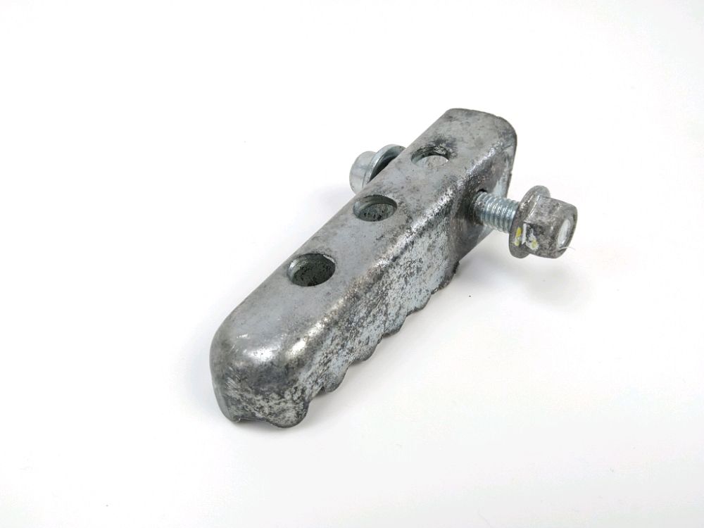 Repose pieds arriere droit