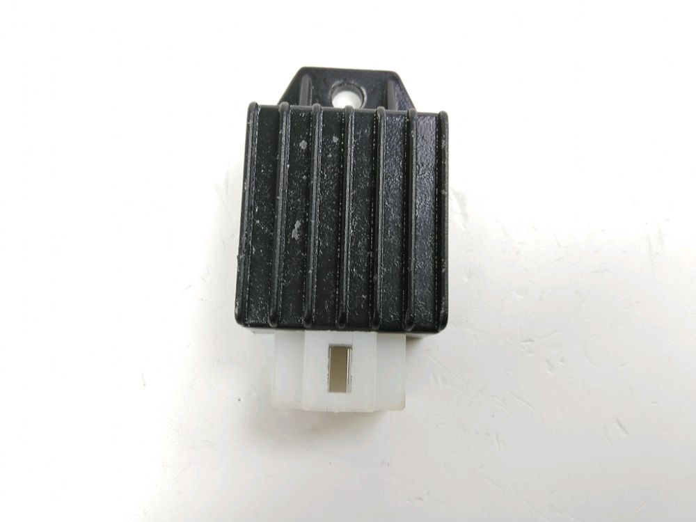 REGULATEUR DE TENSION