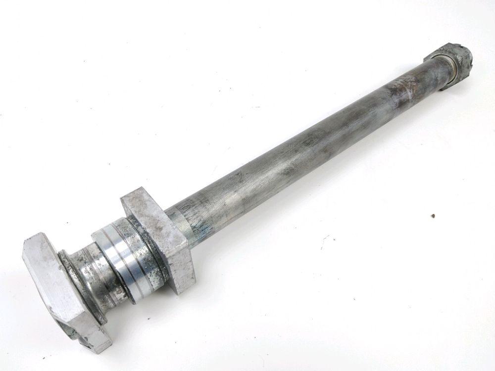 AXE DE ROUE ARRIERE