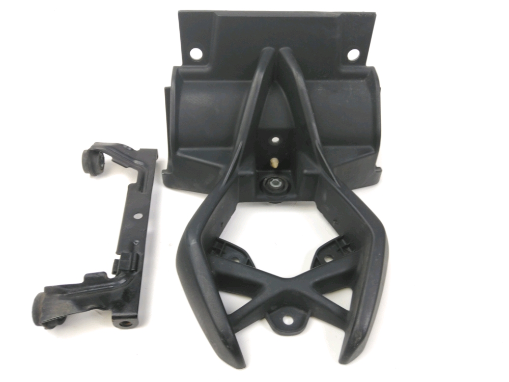 SUPPORT DE PLAQUE ET ECLAIRAGE
