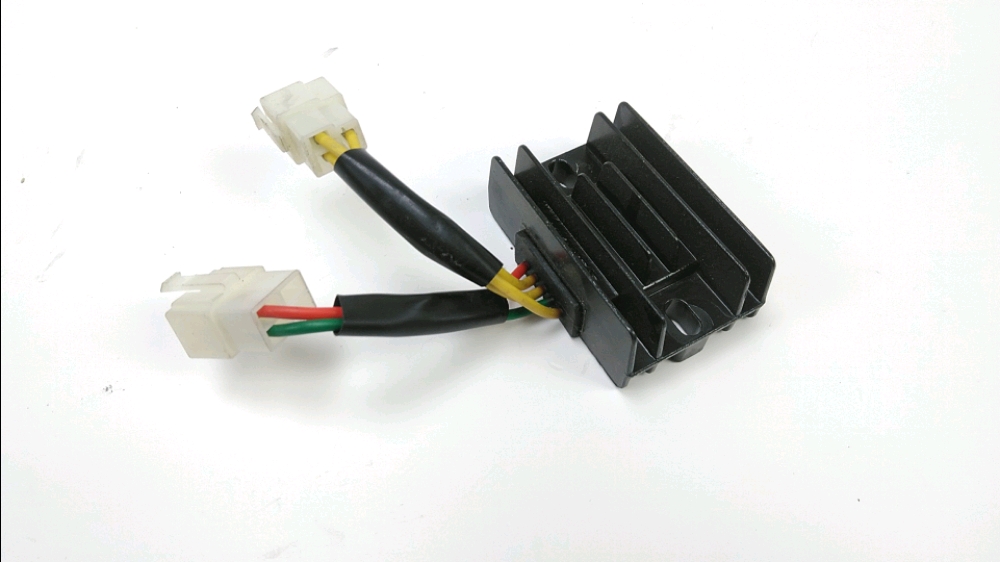 REGULATEUR DE TENSION
