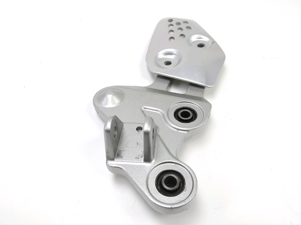 PLATINE AVANT DROITE