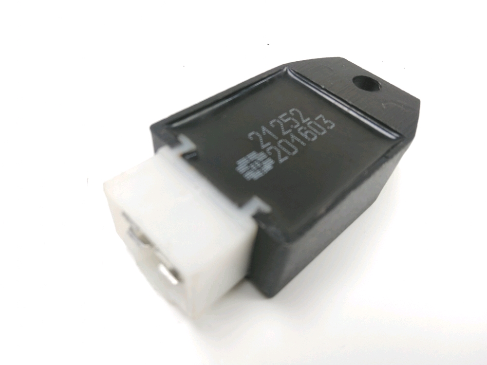 REGULATEUR DE TENSION