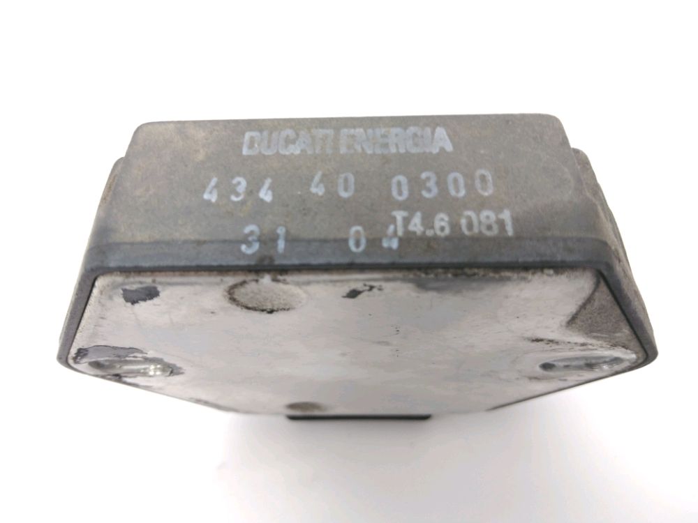 REGULATEUR DE TENSION