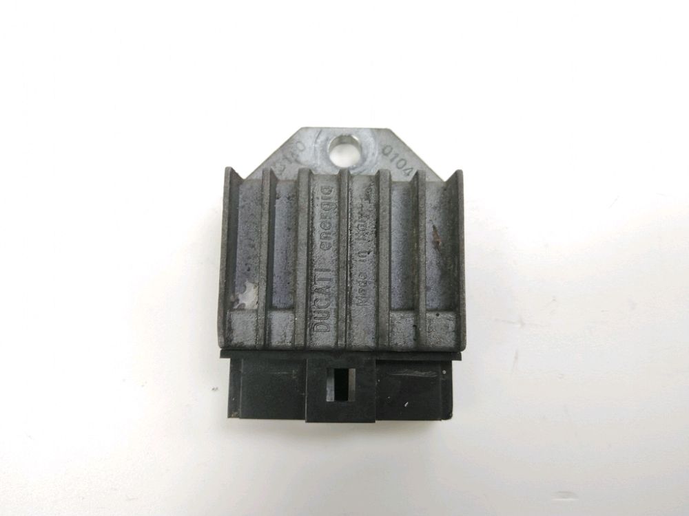 REGULATEUR DE TENSION