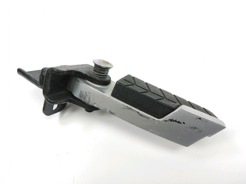 Repose pieds arriere gauche