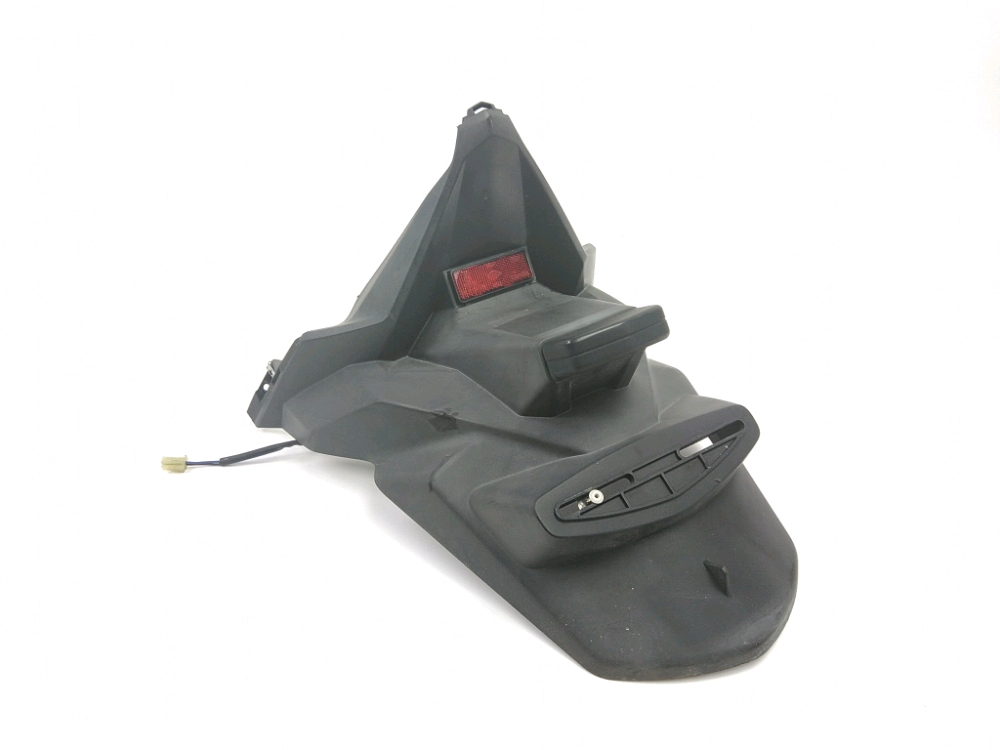 SUPPORT DE PLAQUE ET ECLAIRAGE