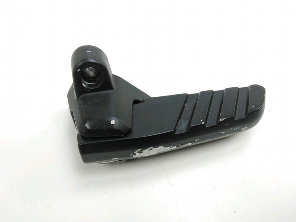 Repose pieds arriere gauche