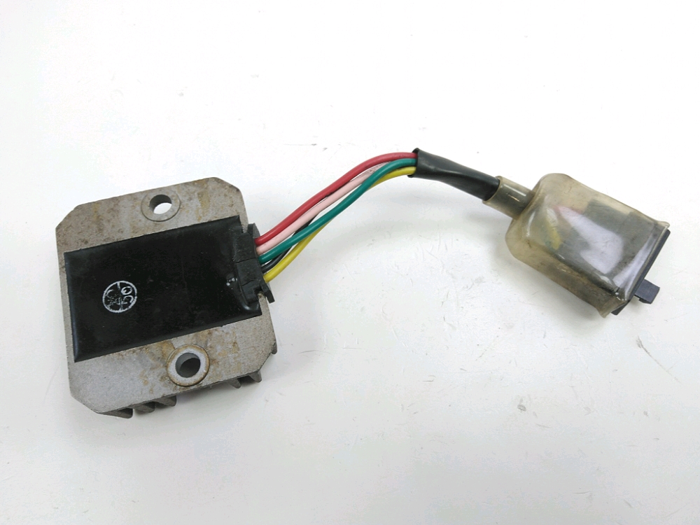 REGULATEUR DE TENSION
