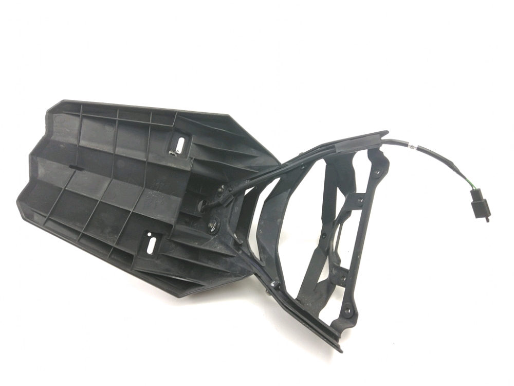 SUPPORT DE PLAQUE ET ECLAIRAGE