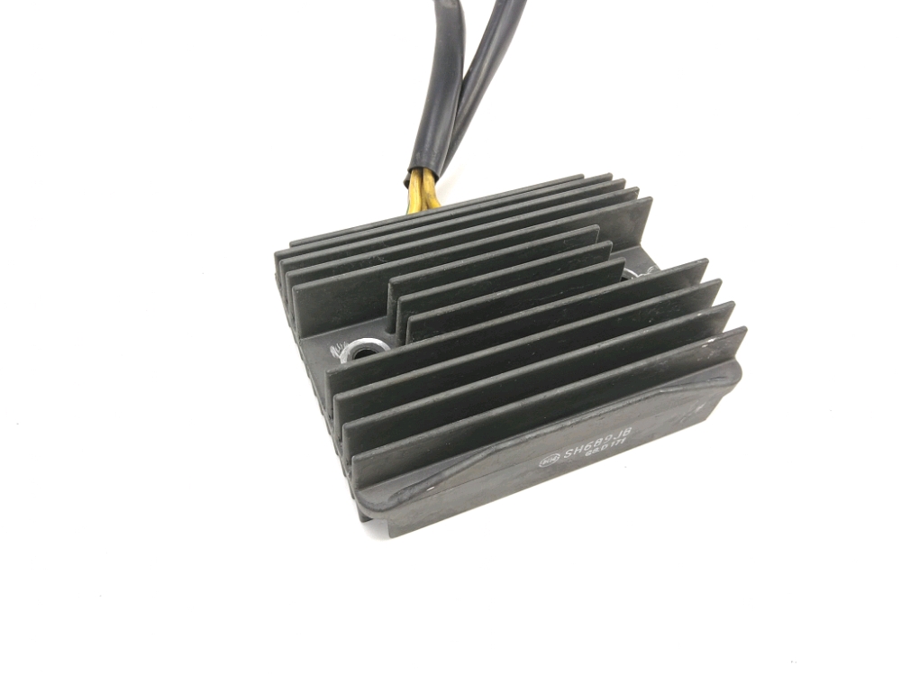 REGULATEUR DE TENSION