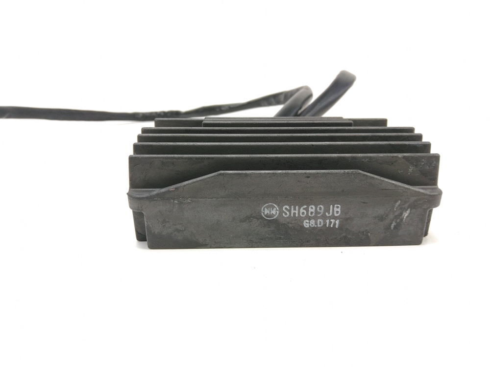 REGULATEUR DE TENSION