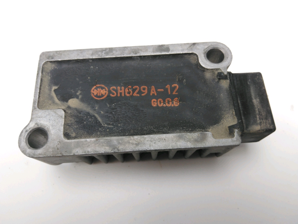 REGULATEUR DE TENSION