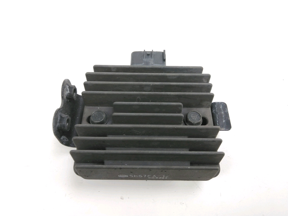 REGULATEUR DE TENSION