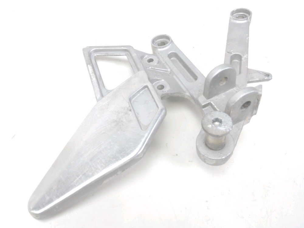 Platine avant droite