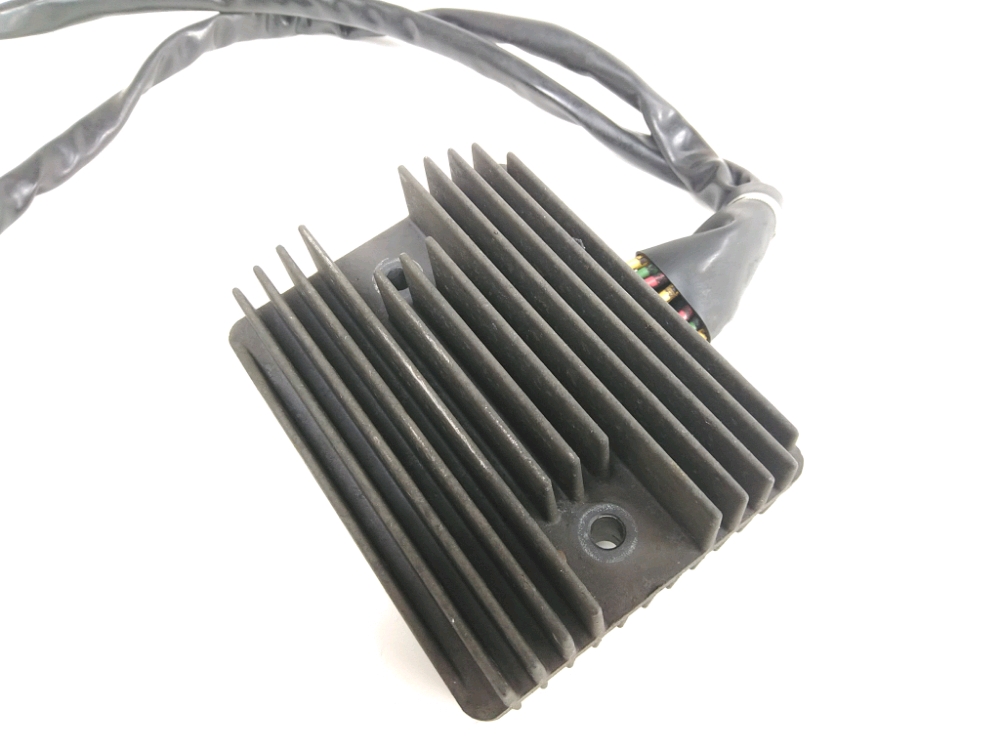 REGULATEUR DE TENSION