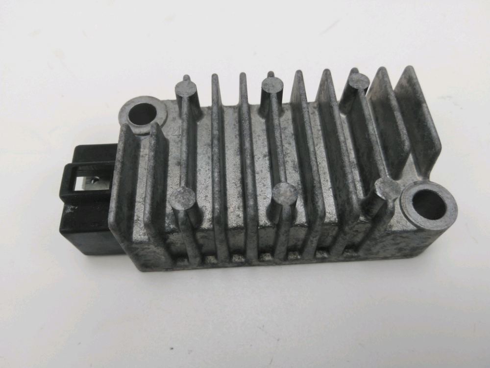 REGULATEUR DE TENSION